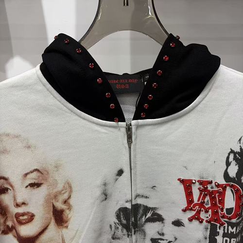 Vareallday Marilyn‑Graphic Two‑Tone Hoodie